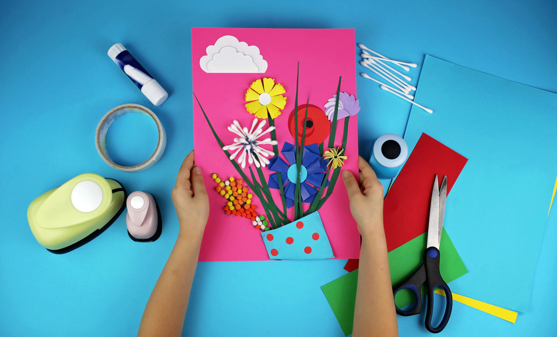 Spring DIY Flowers with Colored Paper for Kid